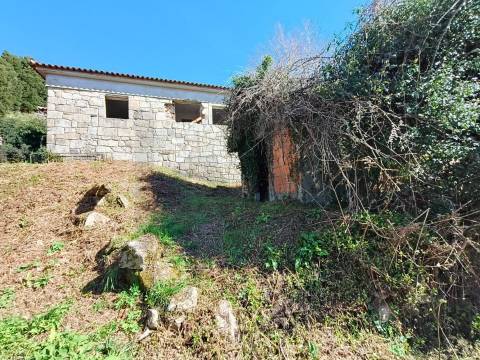 Quintinha com moradia para restauro - Covas - Vila Nova de Cerveira