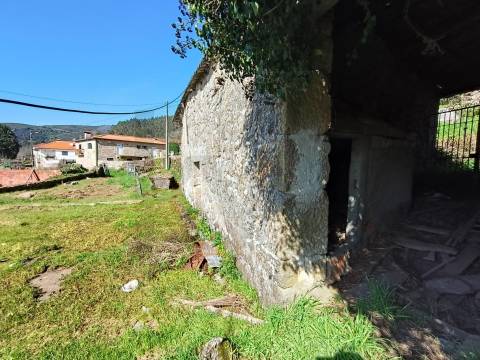 Quintinha com moradia para restauro - Covas - Vila Nova de Cerveira