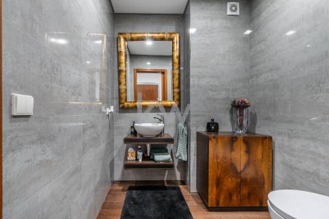 Fantástico apartamento T1 duplex remodelado e transformado em T4