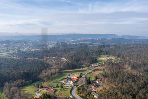 Moradia T4 com piscina e jardim em Fragoso