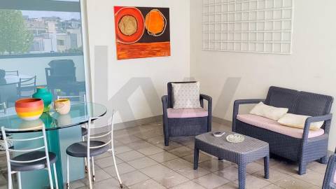 Apartamento T4 com Terraço e Box Fechada para 2 carros, Cidade da Maia