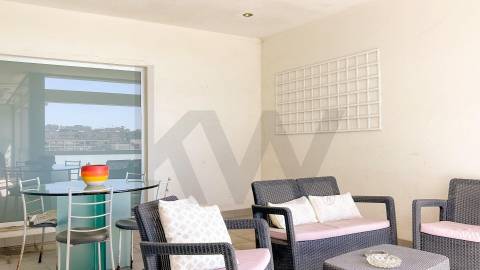 Apartamento T4 com Terraço e Box Fechada para 2 carros, Cidade da Maia