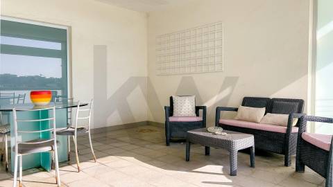 Apartamento T4 com Terraço e Box Fechada para 2 carros, Cidade da Maia
