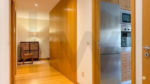 Apartamento T4 com Terraço e Box Fechada para 2 carros, Cidade da Maia