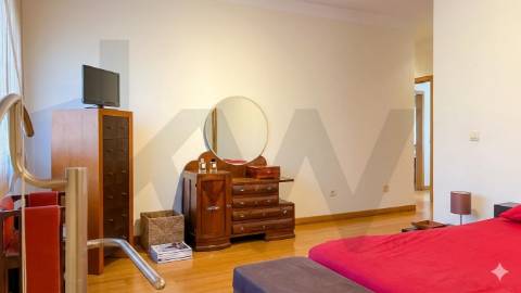 Apartamento T4 com Terraço e Box Fechada para 2 carros, Cidade da Maia