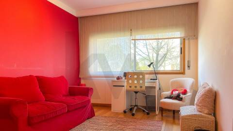 Apartamento T4 com Terraço e Box Fechada para 2 carros, Cidade da Maia