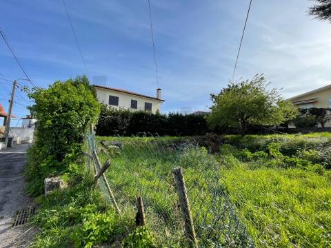 TERRENO PARA CONSTRUÇÃO COM 600 M2 - VILA DE CUCUJÃES, OLIVEIRA DE AZEMÉIS