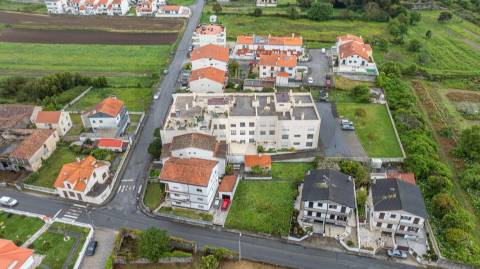 Apartamento T3 com elevador, garagem e 171M2 de Área útil