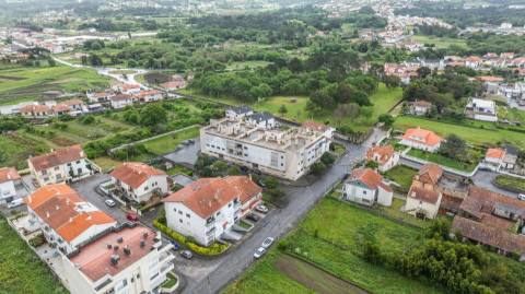 Apartamento T3 com elevador, garagem e 171M2 de Área útil