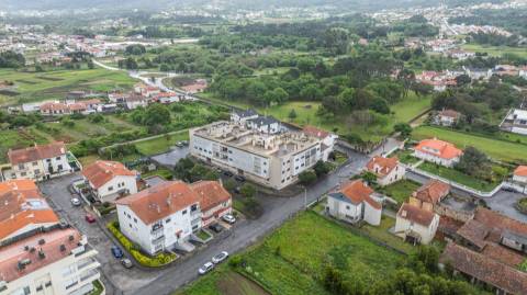 Apartamento T3 com elevador, garagem e 171M2 de Área útil