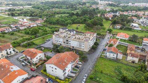 Apartamento T3 com elevador, garagem e 171M2 de Área útil