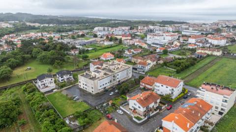 Apartamento T3 com elevador, garagem e 171M2 de Área útil