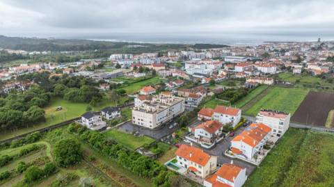 Apartamento T3 com elevador, garagem e 171M2 de Área útil