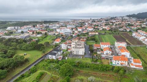 Apartamento T3 com elevador, garagem e 171M2 de Área útil