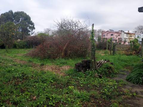 Terreno em Francelos perto do Mar para construção de moradia(s)