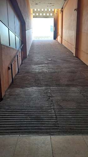 Armazém/ Garagem 1160 m2  perto da Rotunda da Boavista, Constituição, Carvalhido