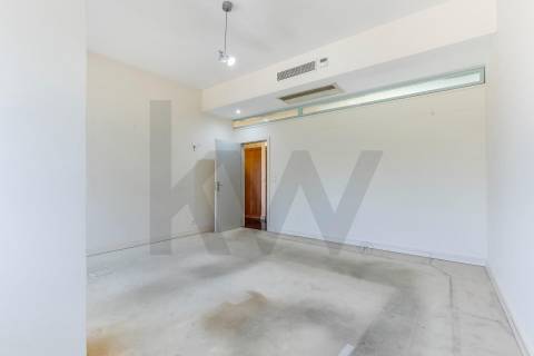 Escritório de Prestígio com 400m² na Praça da Galiza – Totalmente Renovado