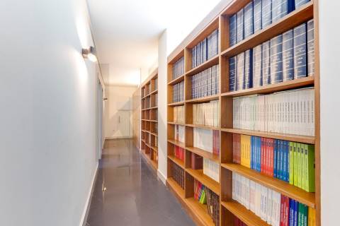 Escritório de Prestígio com 400m² na Praça da Galiza – Totalmente Renovado
