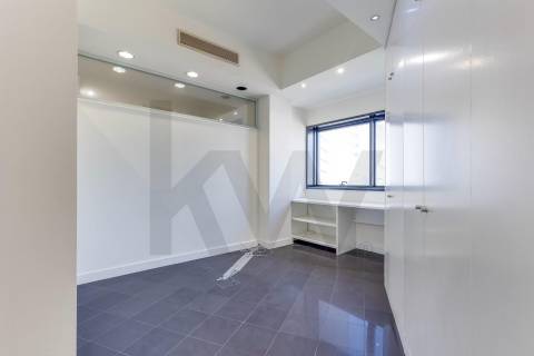 Escritório de Prestígio com 400m² na Praça da Galiza – Totalmente Renovado