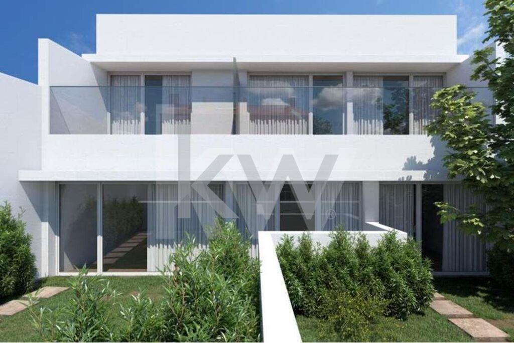 Loft T1 + T0 com varanda em Vila Nova de Gaia próximo à Ponte D. Luís e Jardim do Morro