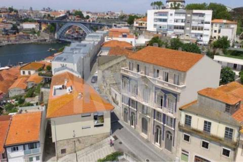 Loft T0 + T0  em Vila Nova de Gaia próximo à Ponte D. Luís e Jardim do Morro