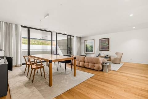 Apartamento T4 em construção na Avenida da Boavista junto ao Castelo do Queijo e Parque da Cidade