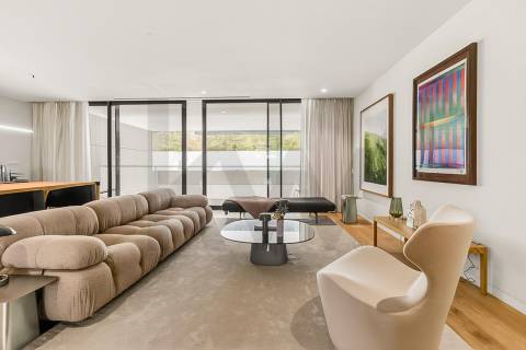 Apartamento T4 em construção na Avenida da Boavista junto ao Castelo do Queijo e Parque da Cidade