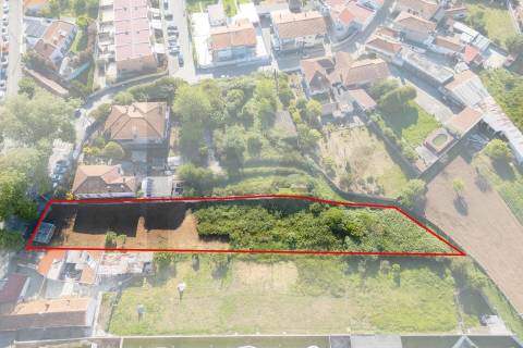 Terreno 1 700 m² — 1 ou 2 Moradias | Praia de Francelos