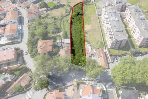 Terreno 1 700 m² — 1 ou 2 Moradias | Praia de Francelos