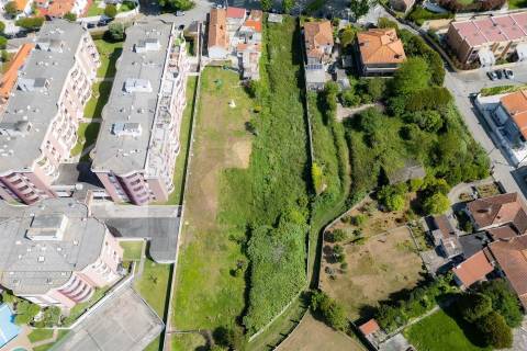 Terreno 1 700 m² — 1 ou 2 Moradias | Praia de Francelos