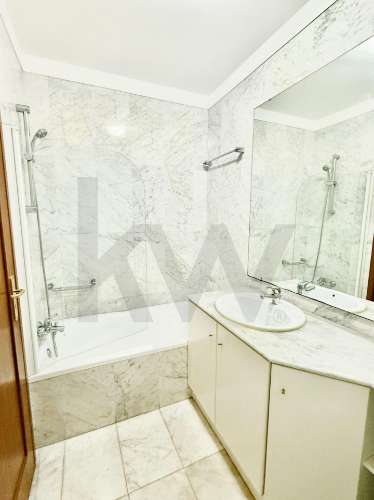 T2+1  Condomínio Fechado Primeira Linha da Praia  Agudela Vista Mar, Terraço, Piscina, Box