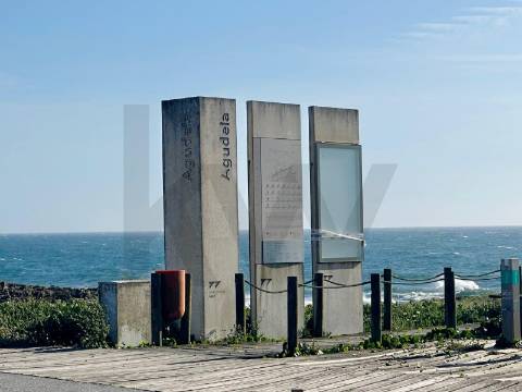 T2+1  Condomínio Fechado Primeira Linha da Praia  Agudela Vista Mar, Terraço, Piscina, Box