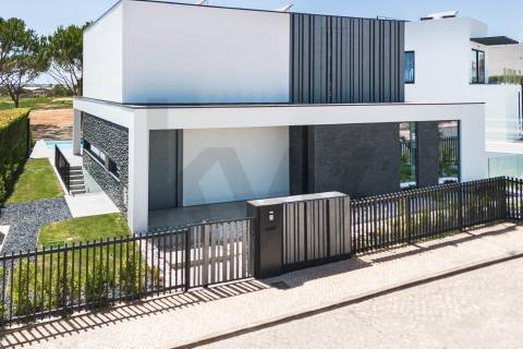 Venda moradia V5 de luxo em zona premium de Vilamoura (Algarve, Portugal)