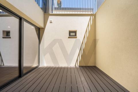 👉 Apartamento T1 + 1, novo com jardim, no centro do Porto🏡