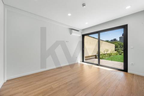 👉 Apartamento T1 + 1, novo com jardim, no centro do Porto🏡