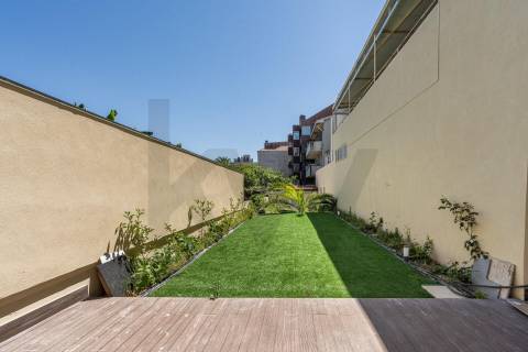 👉 Apartamento T1 + 1, novo com jardim, no centro do Porto🏡