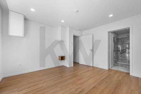 👉 Apartamento T1 + 1, novo com jardim, no centro do Porto🏡