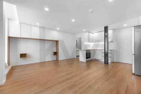 👉Apartamento "Studio", com Varanda, Mobilado e equipado, no centro do Porto🏡
