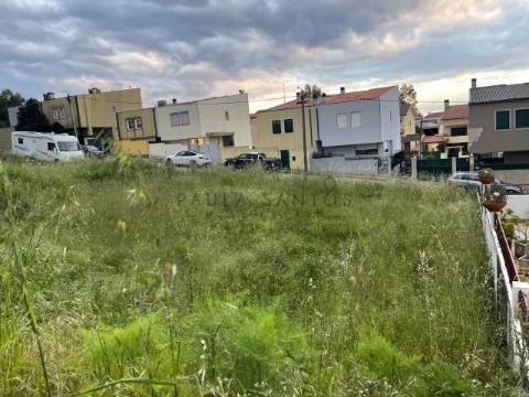 Terreno para Moradia de 3 Frentes | Baguim do Monte 