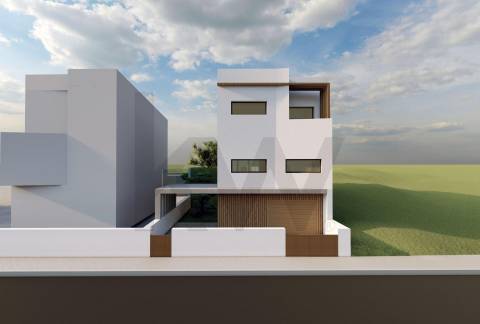 Terreno para Moradia de 3 Frentes | Baguim do Monte 