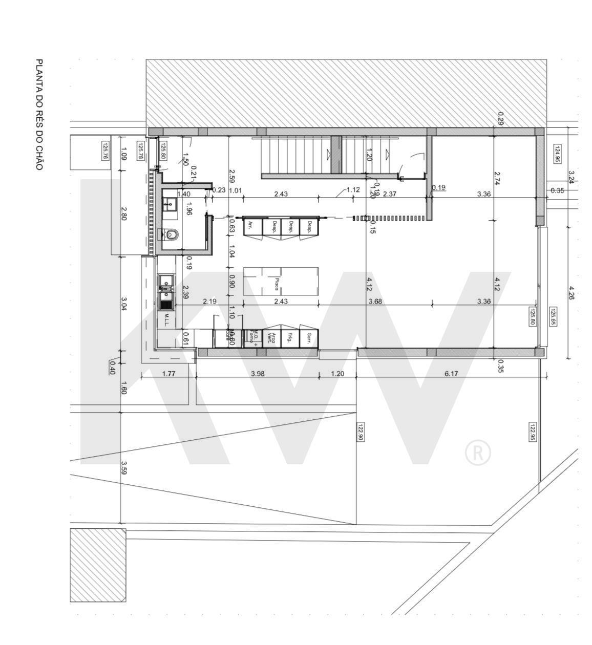 � Construa a moradia dos seus sonhos neste lote exclusivo com 3 frentes!