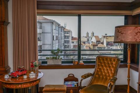 Apartamento T4 com Garagem - Rua Damião de Góis (Porto)