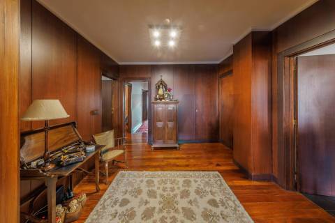 Apartamento T4 com Garagem - Rua Damião de Góis (Porto)