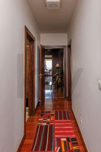 Apartamento T4 com Garagem - Rua Damião de Góis (Porto)