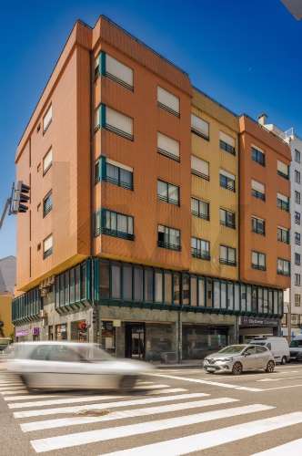 Apartamento T4 com Garagem - Rua Damião de Góis (Porto)