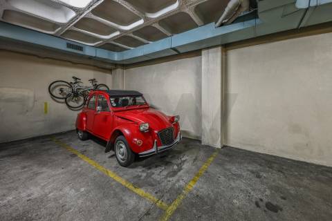 Apartamento T4 com Garagem - Rua Damião de Góis (Porto)