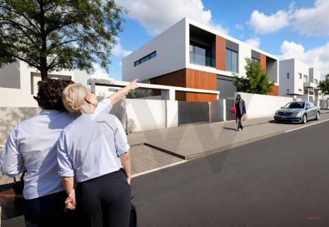 MORADIA T4 - Terreno com Projecto Aprovado  »»»»»  Construa a Moradia com que sempre Sonhou