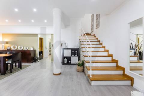 Moradia T4, com Piscina, Renovada - Centro de Cabeceiras de Basto