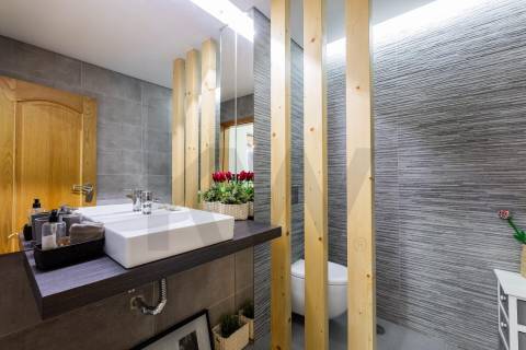 Moradia T4, com Piscina, Renovada - Centro de Cabeceiras de Basto