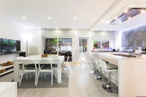 Moradia T4, com Piscina, Renovada - Centro de Cabeceiras de Basto